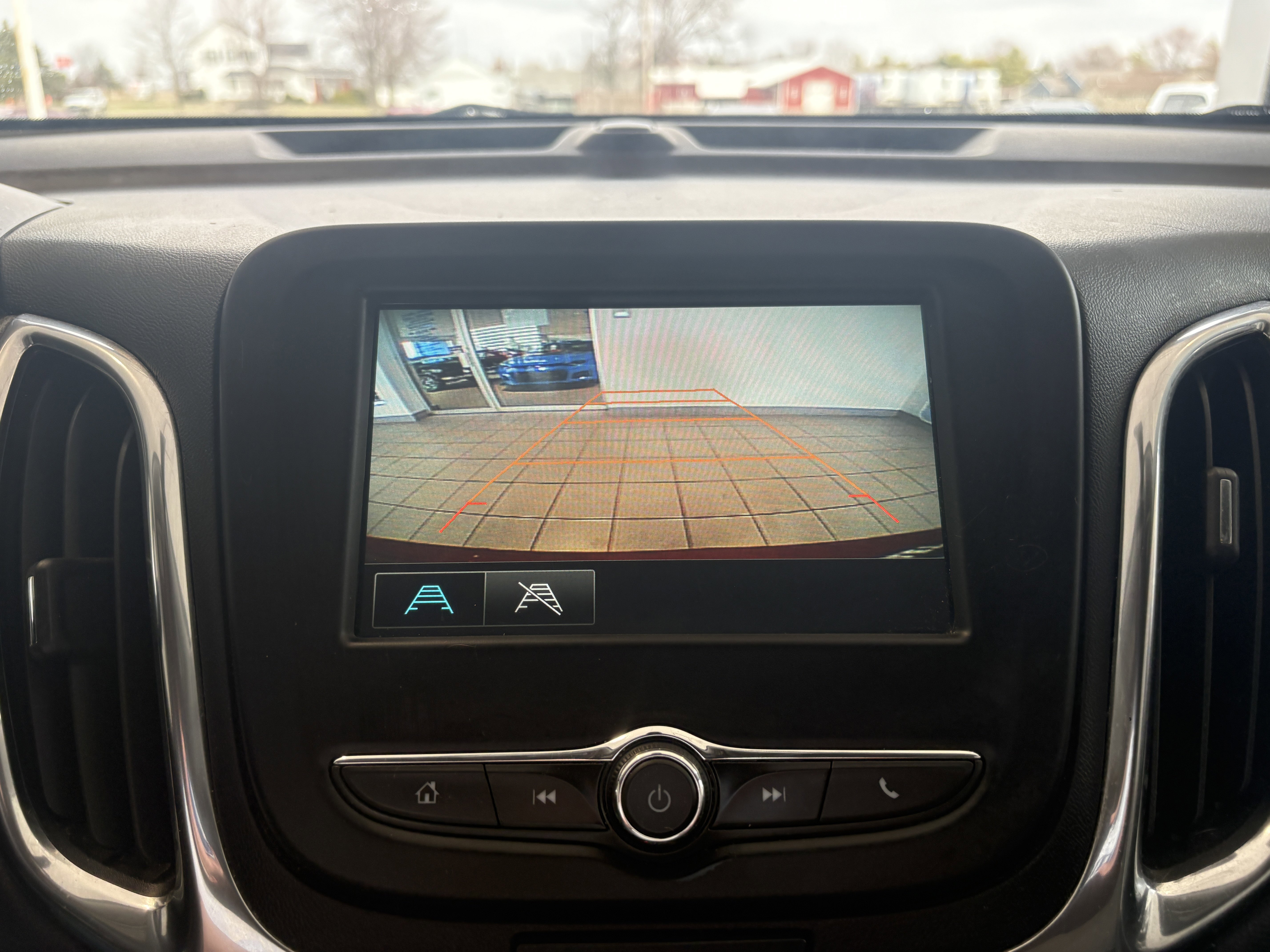 Used 2018 Chevrolet Equinox LT image 16