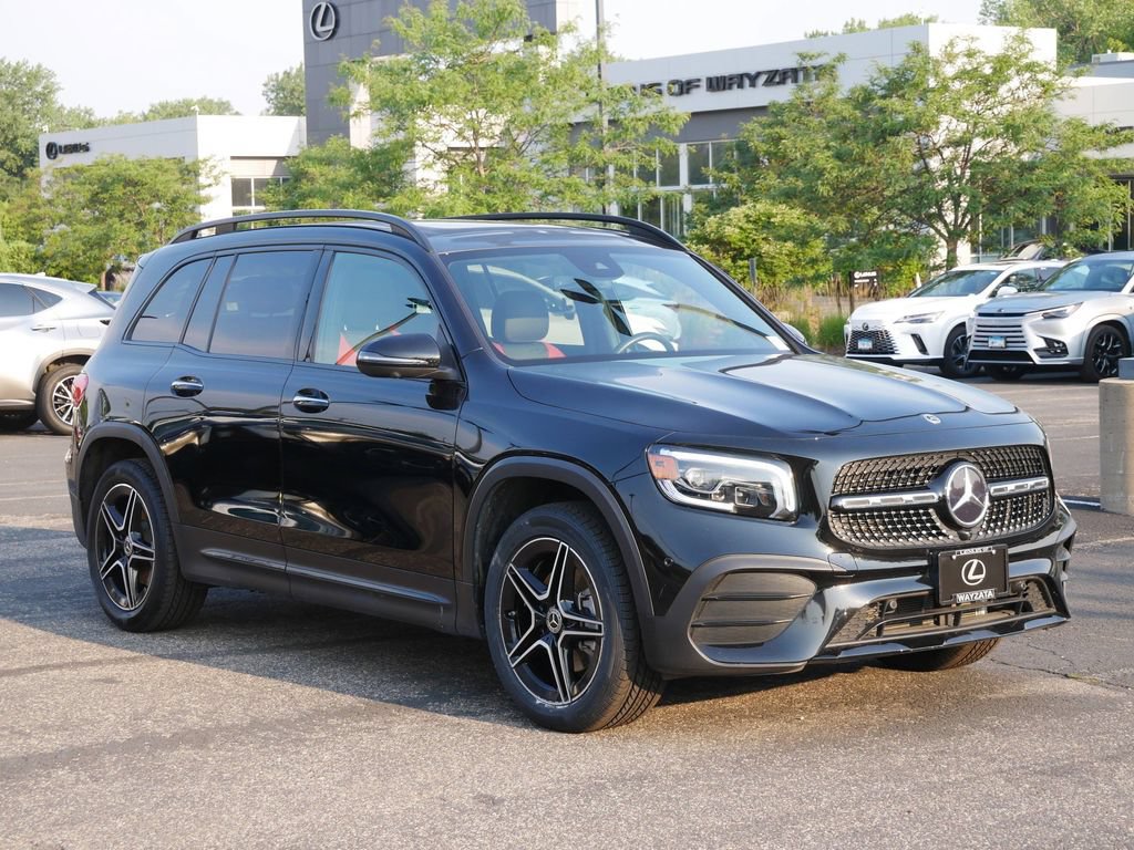 Used 2023 Mercedes-Benz GLB 250 4MATIC image 1