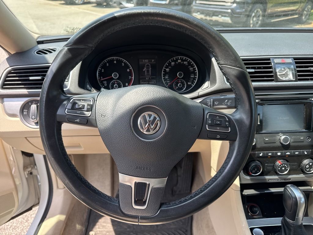 Used 2015 Volkswagen Passat 1.8T SE FWD image 10
