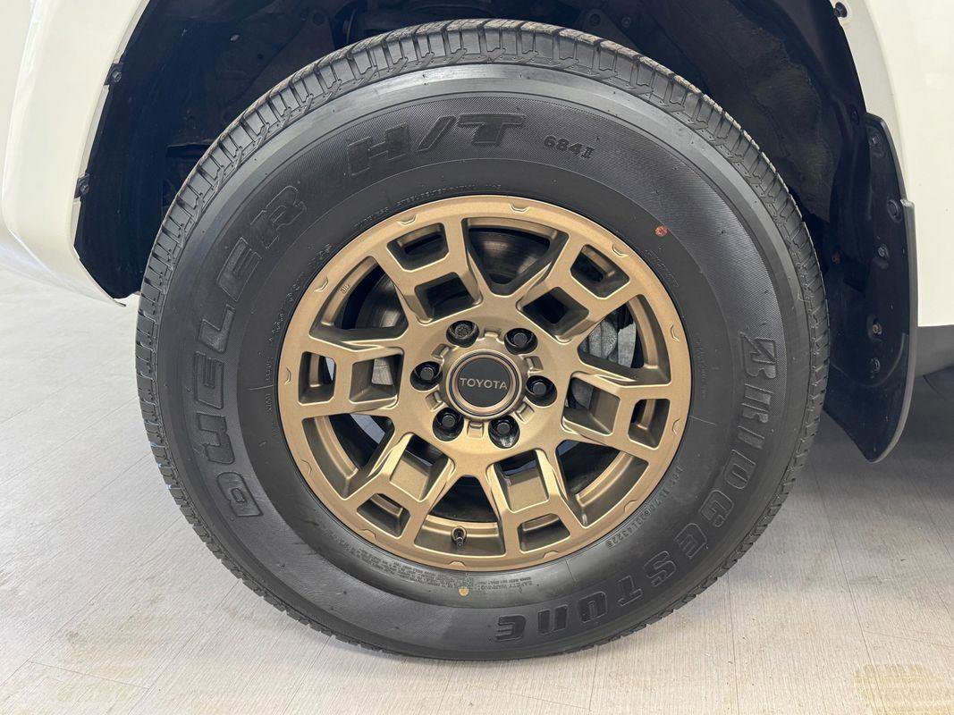 Used 2023 Toyota 4Runner 40th Anniversary SE AWD/4WD image 35