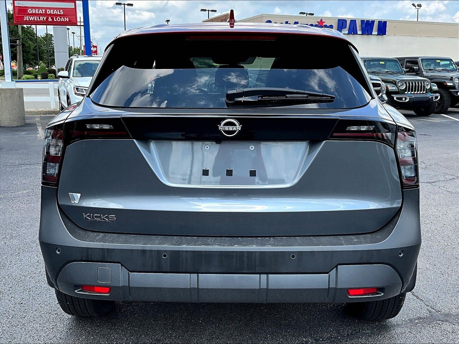 Used 2025 Nissan Kicks SV FWD image 5