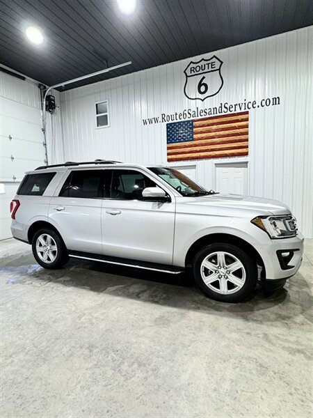 Used 2018 Ford Expedition XLT w/ Equipment Group 202A AWD/4WD image 2