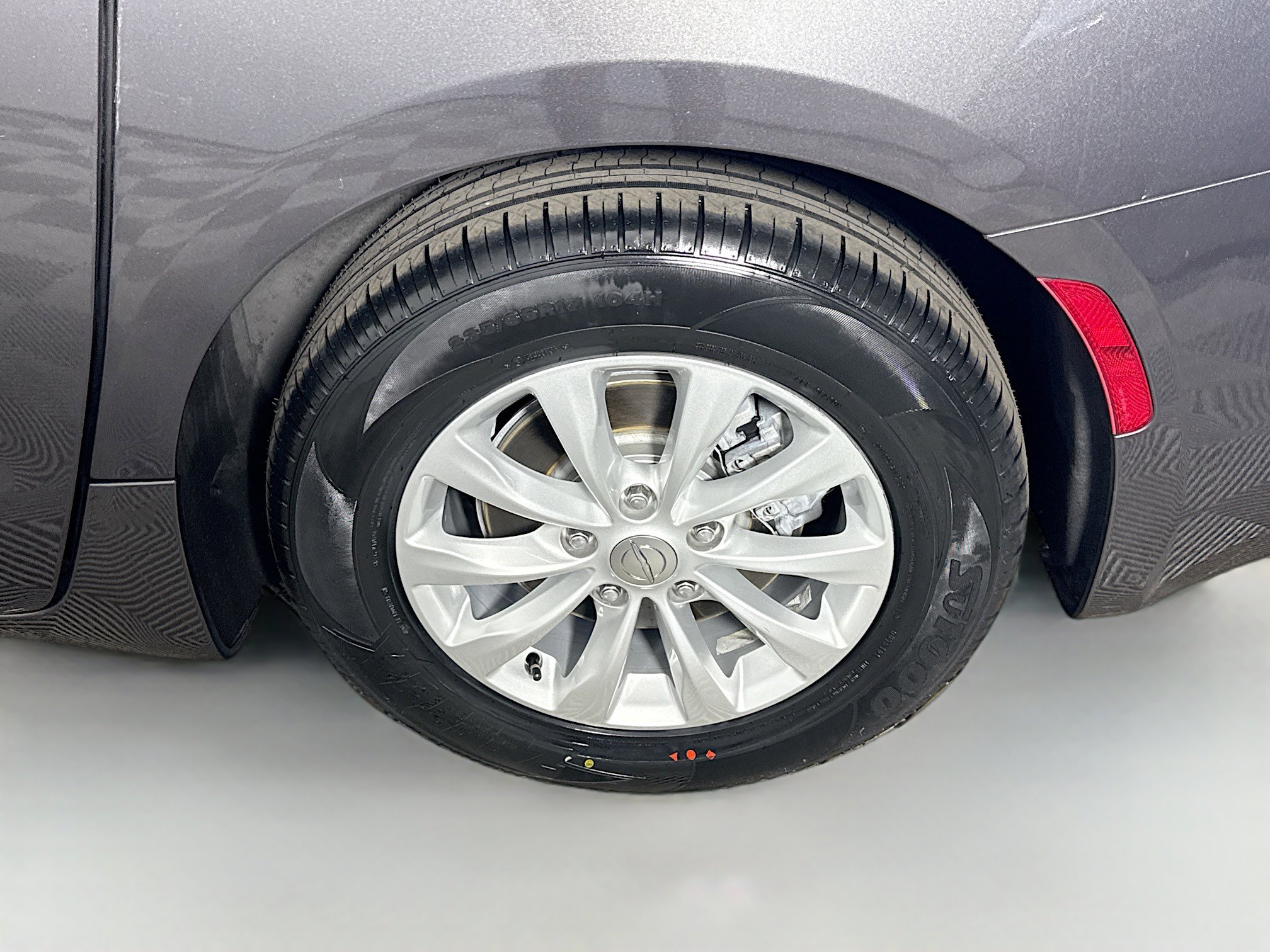 Used 2019 Chrysler Pacifica LX w/ Tire & Wheel Group image 35