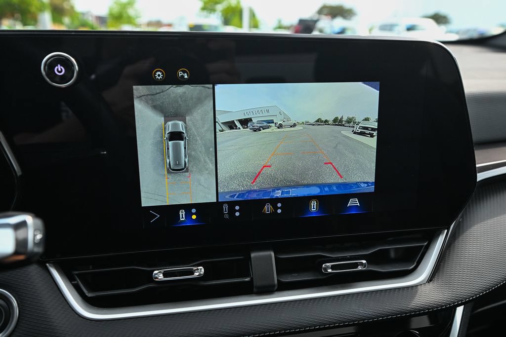 Used 2025 Chevrolet Equinox LT w/ Convenience Package II FWD image 37