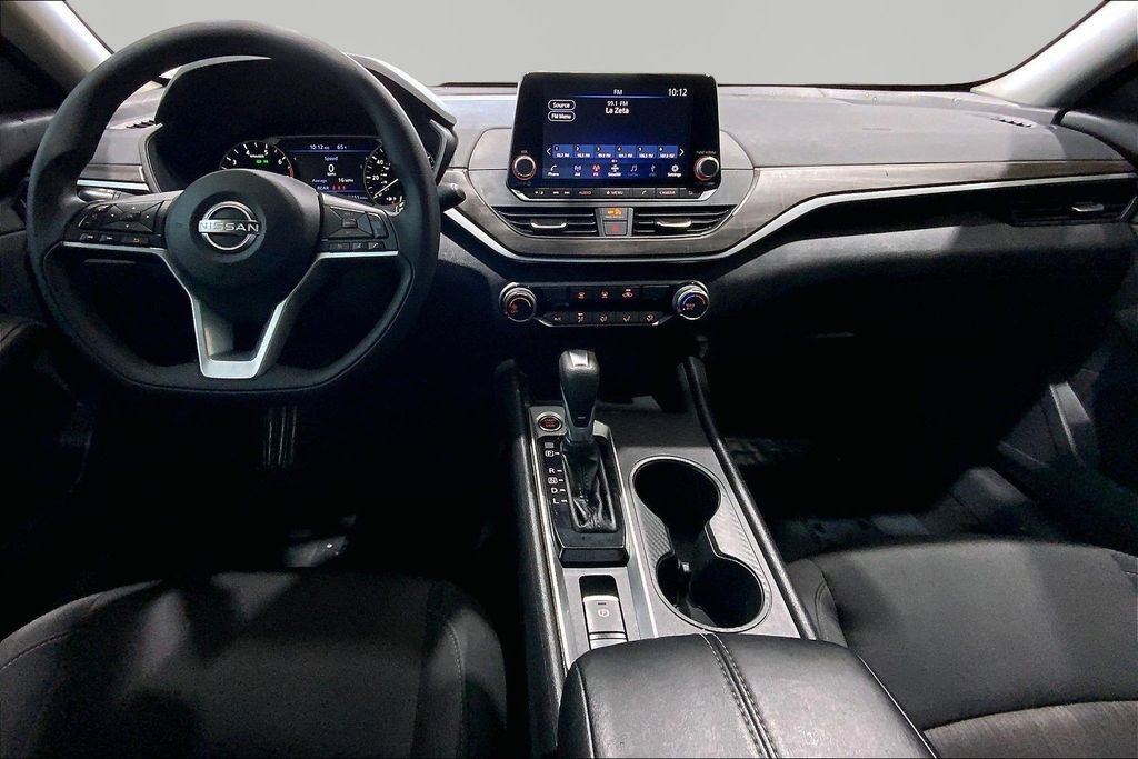 Used 2025 Nissan Altima 2.5 SV AWD/4WD image 7