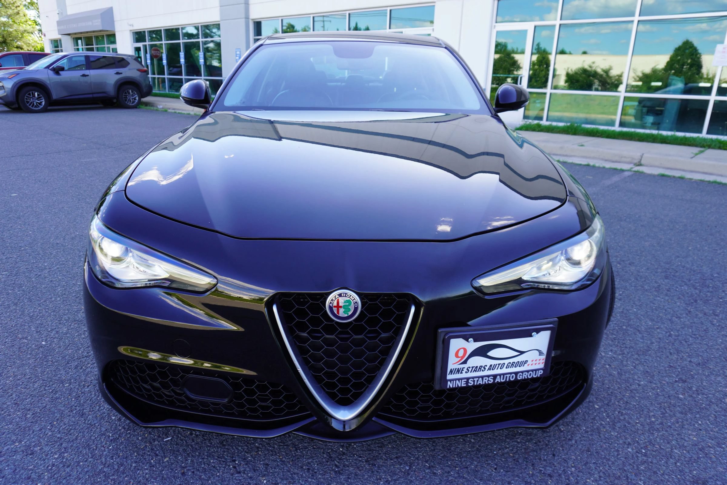 Used 2017 Alfa Romeo Giulia AWD image 2