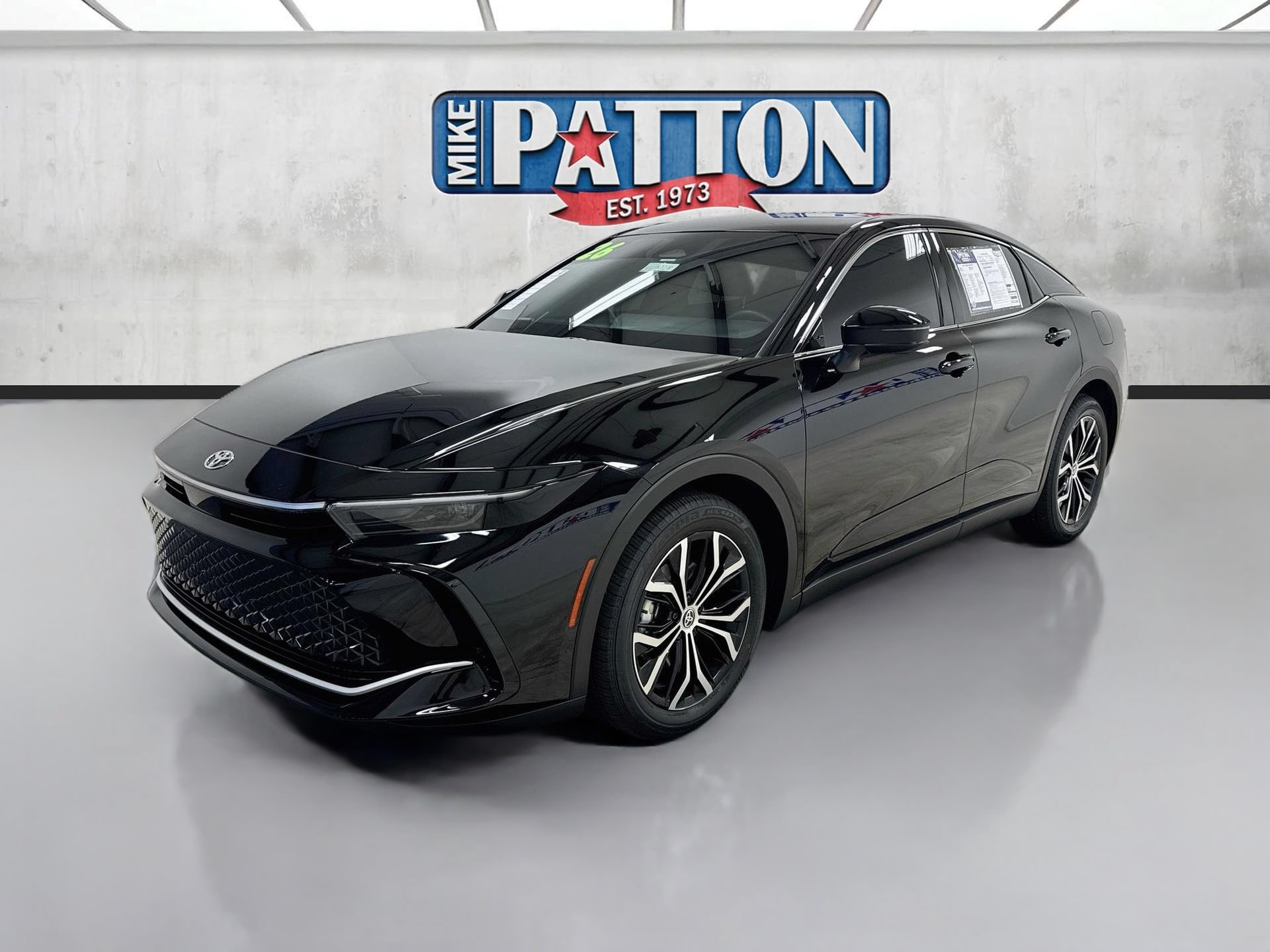 Used 2026 Toyota Crown AWD/4WD image 3
