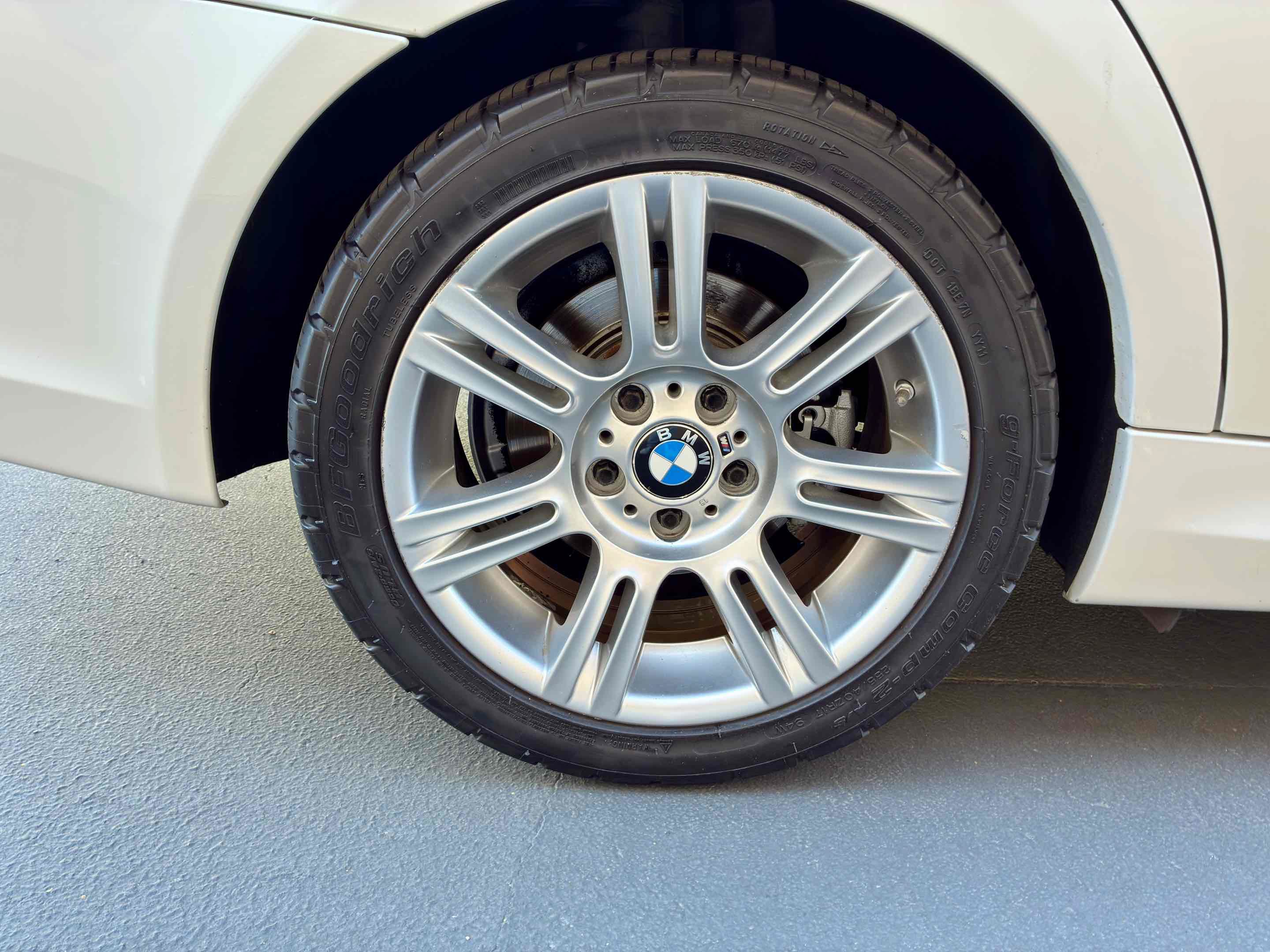 Used 2011 BMW 328i xDrive Wagon AWD/4WD image 14