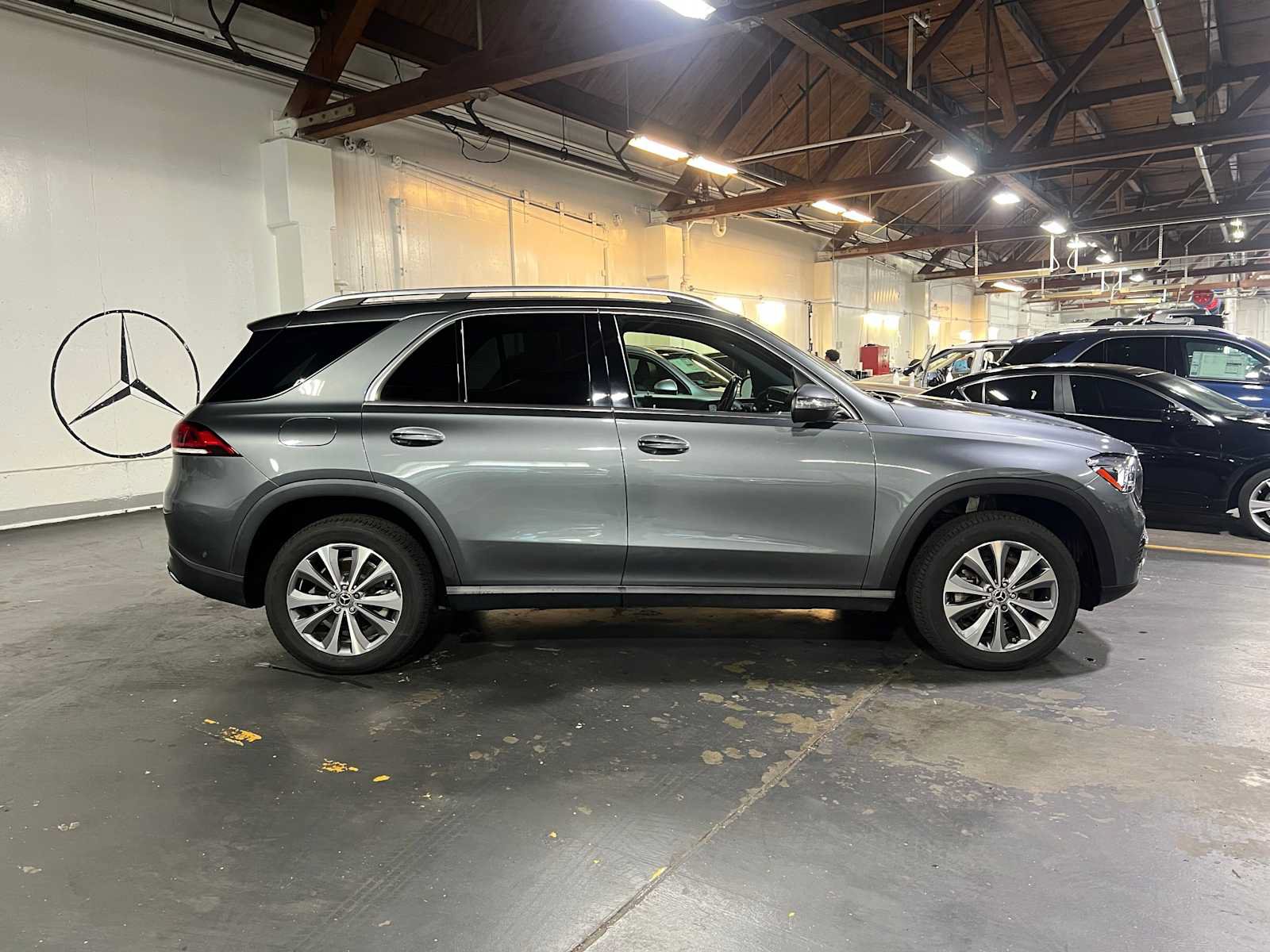 Used 2022 Mercedes-Benz GLE 350 image 2