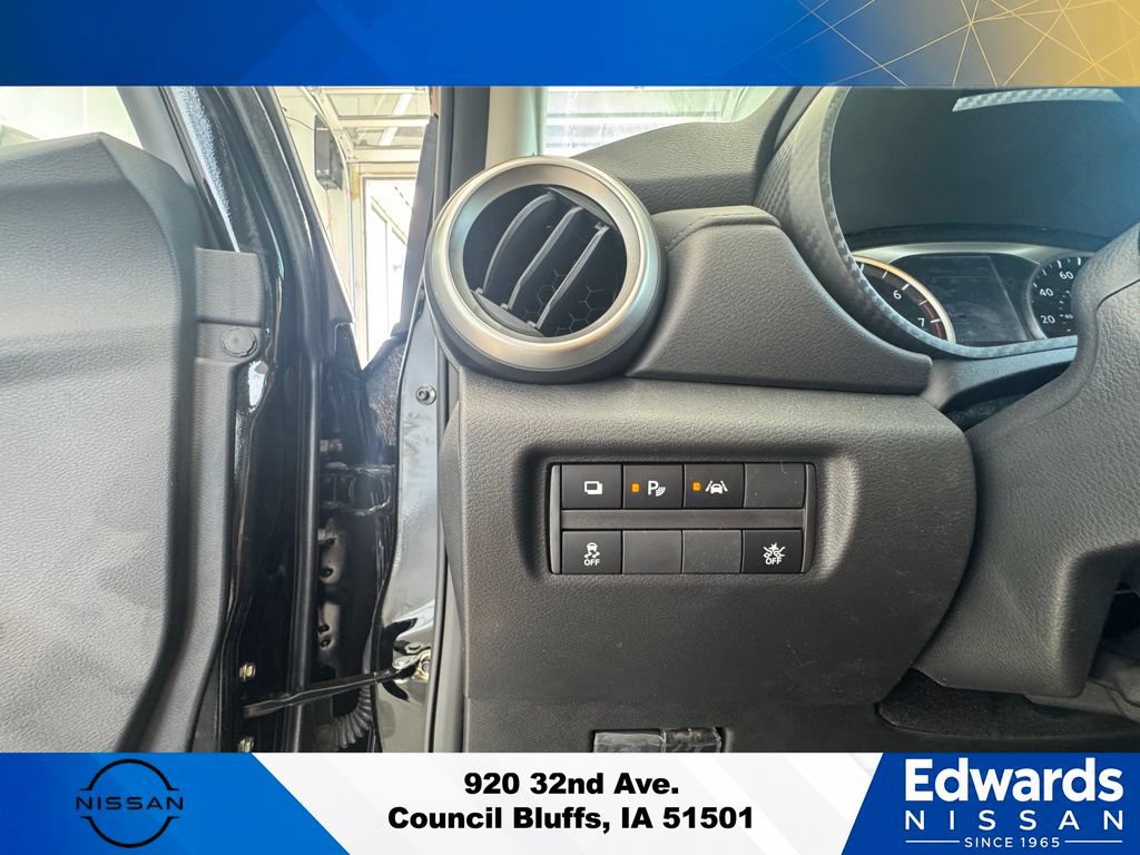 New 2025 Nissan Versa S w/ Trunk Package FWD image 20