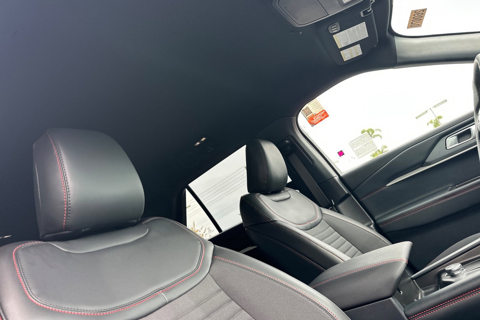 New 2026 Ford Explorer ST-Line w/ ST-Line Street Pack image 17