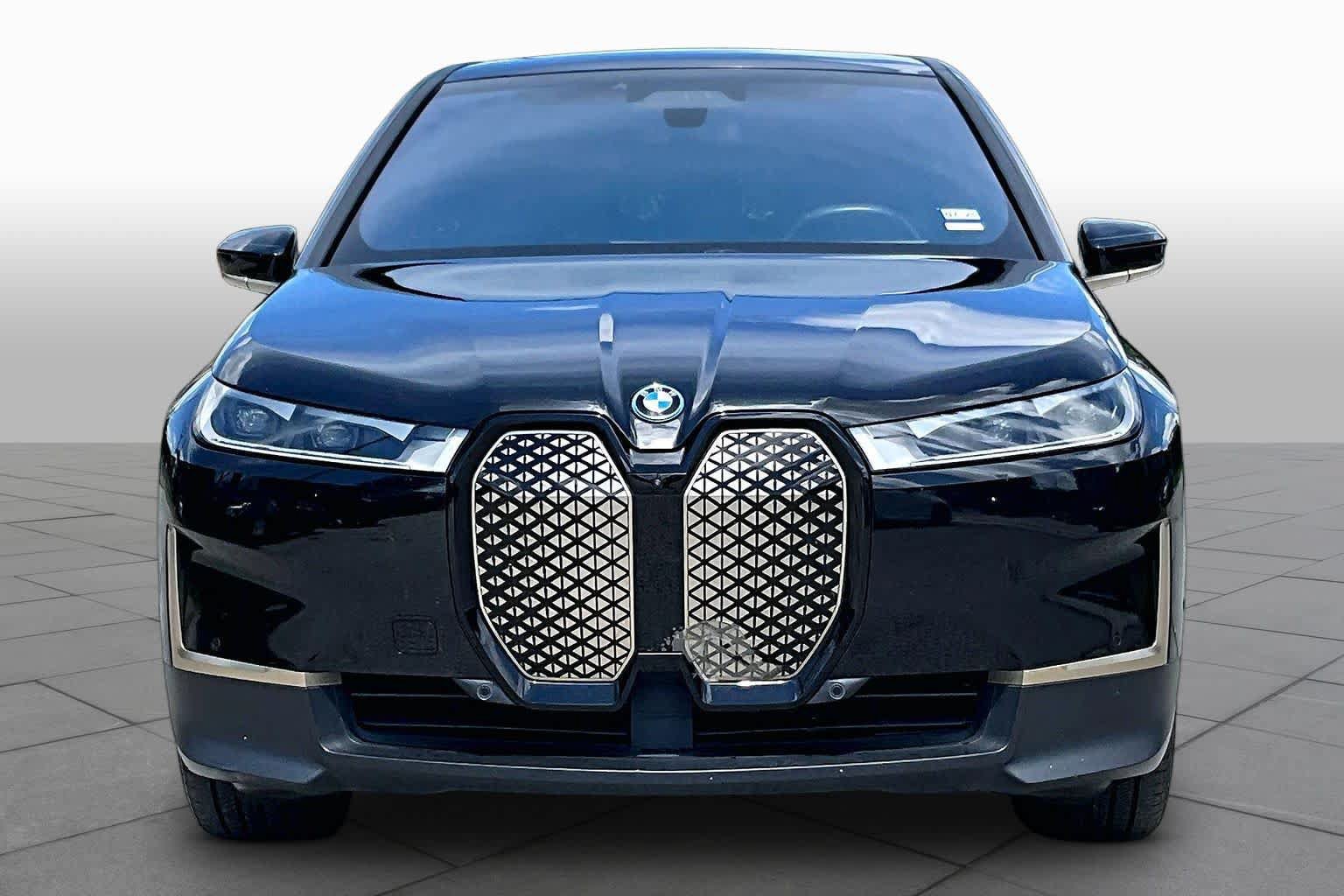 Used 2024 BMW iX xDrive50 w/ Premium Package AWD/4WD image 3