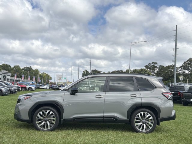 Used 2025 Subaru Forester Touring AWD/4WD image 11