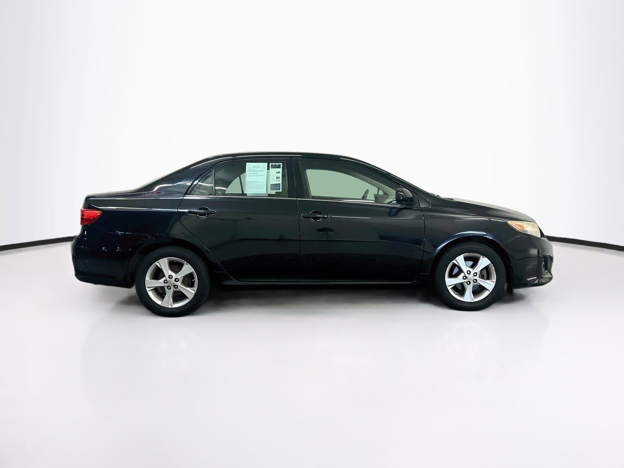 Used 2013 Toyota Corolla LE w/ Premium Pkg FWD image 10