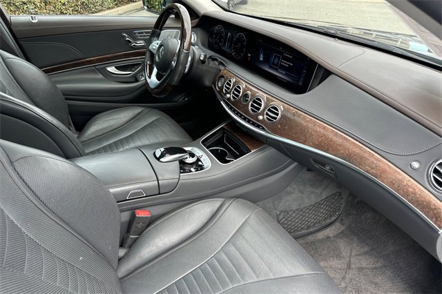 Used 2018 Mercedes-Benz S 560 Sedan image 18