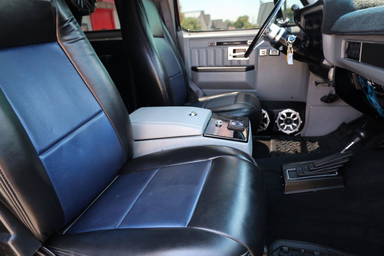 Used 1988 GMC Jimmy 4WD image 10