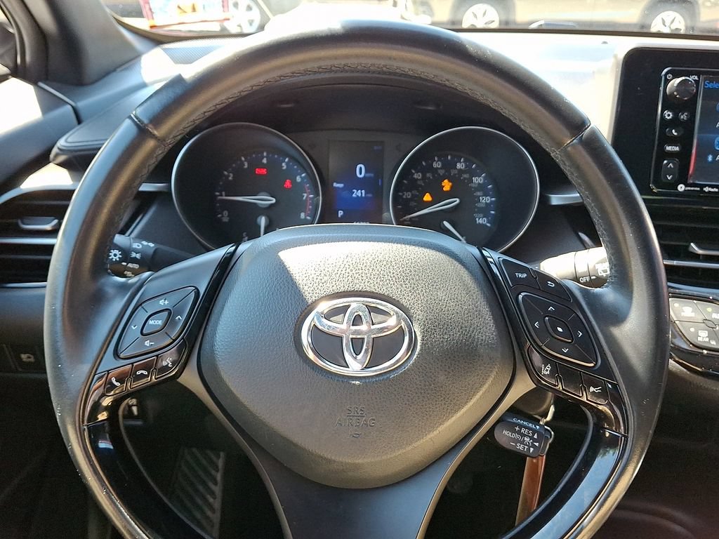 Used 2018 Toyota C-HR XLE FWD image 19