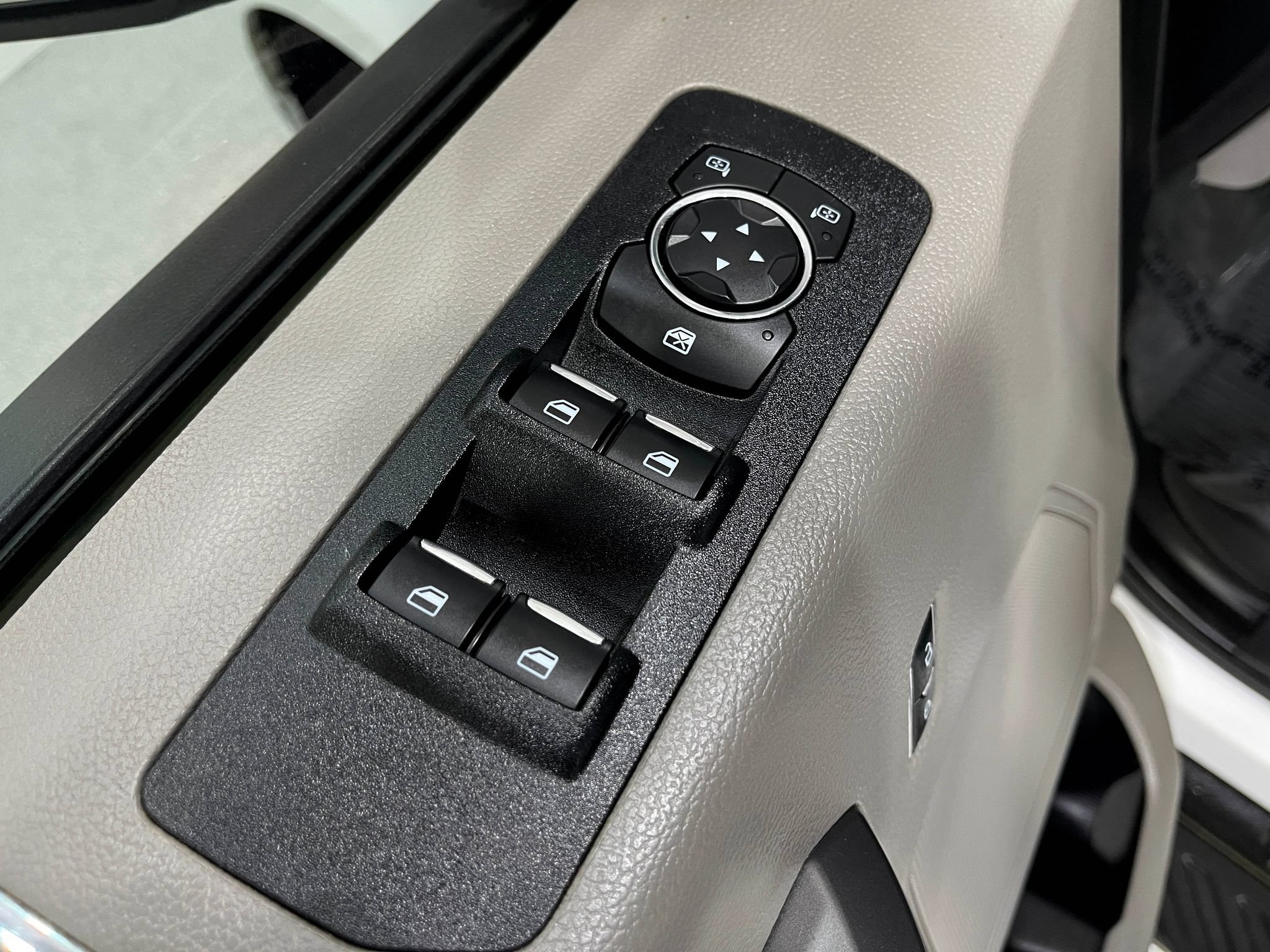 Used 2019 Ford F150 XLT w/ Equipment Group 302A Luxury AWD/4WD image 15