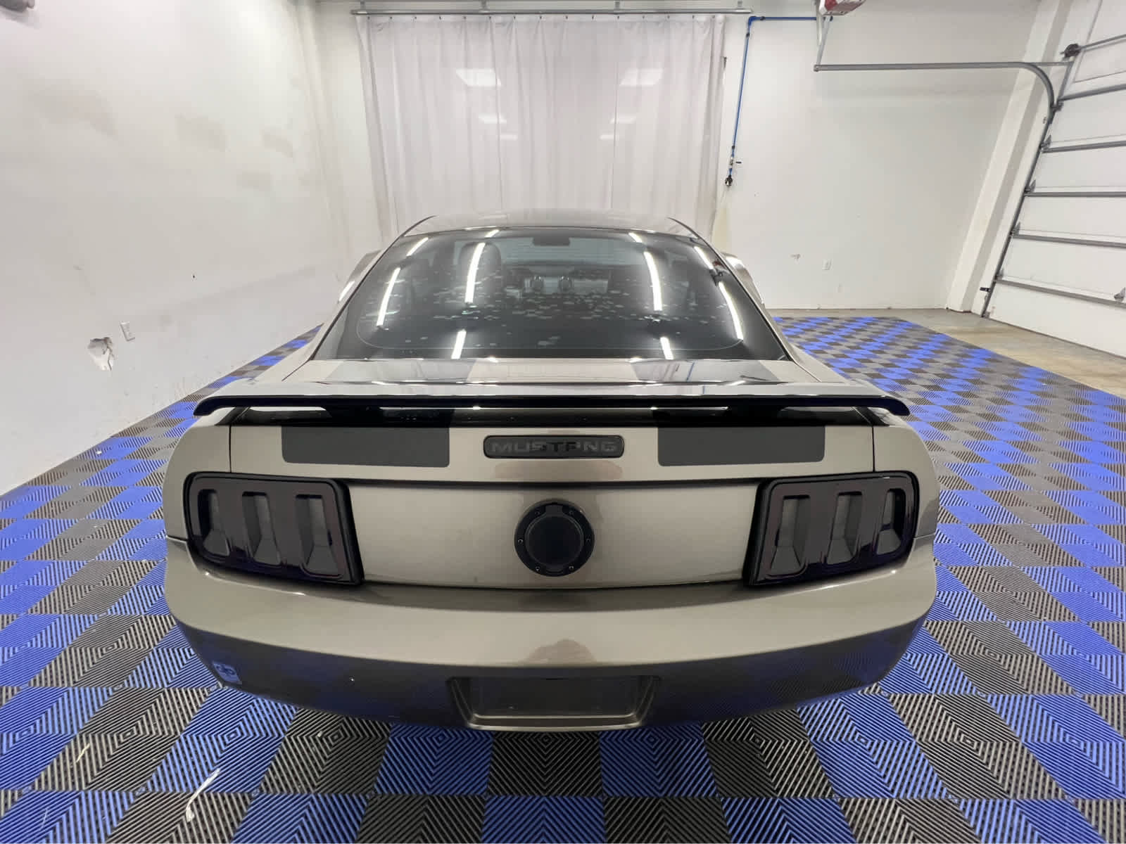 Used 2005 Ford Mustang Deluxe image 10