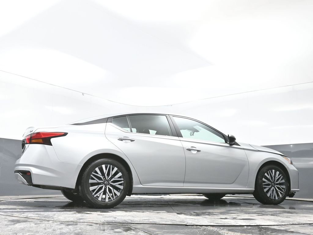 Used 2024 Nissan Altima 2.5 SV image 47