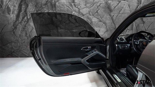 Used 2018 Porsche 718 Cayman GTS image 5