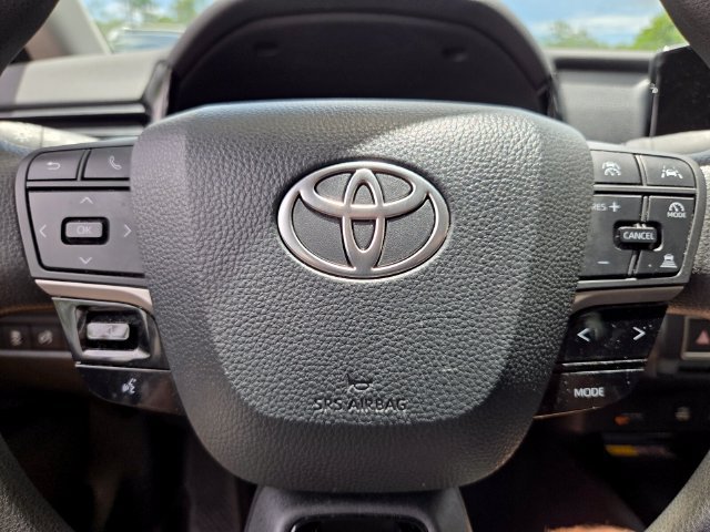 Used 2025 Toyota Camry LE FWD image 33