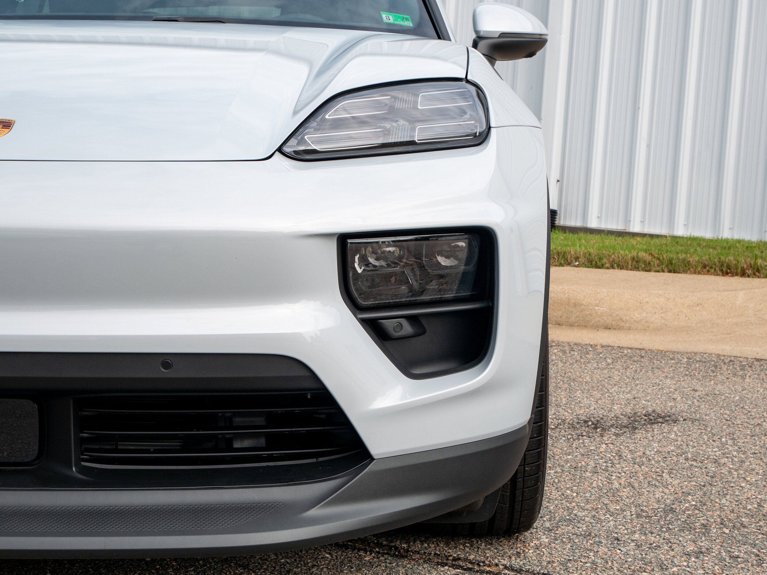 New 2025 Porsche Macan Electric RWD image 12