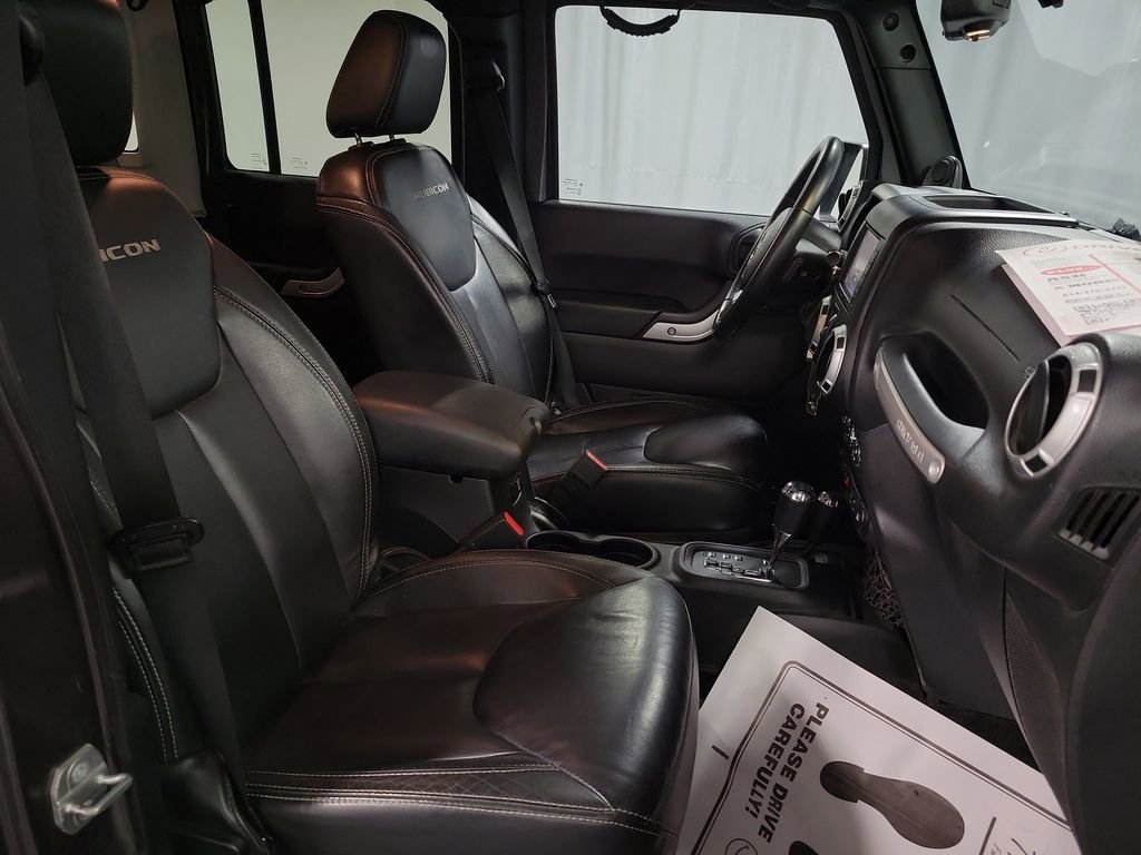 Used 2014 Jeep Wrangler Unlimited Rubicon w/ Connectivity Group image 24
