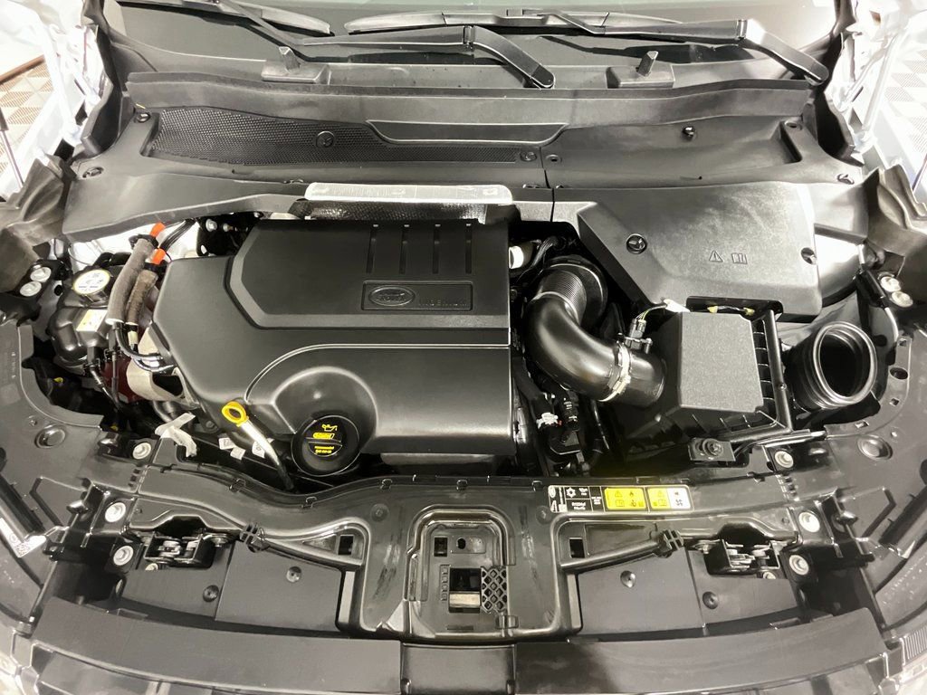 Used 2025 Land Rover Discovery Sport S image 29