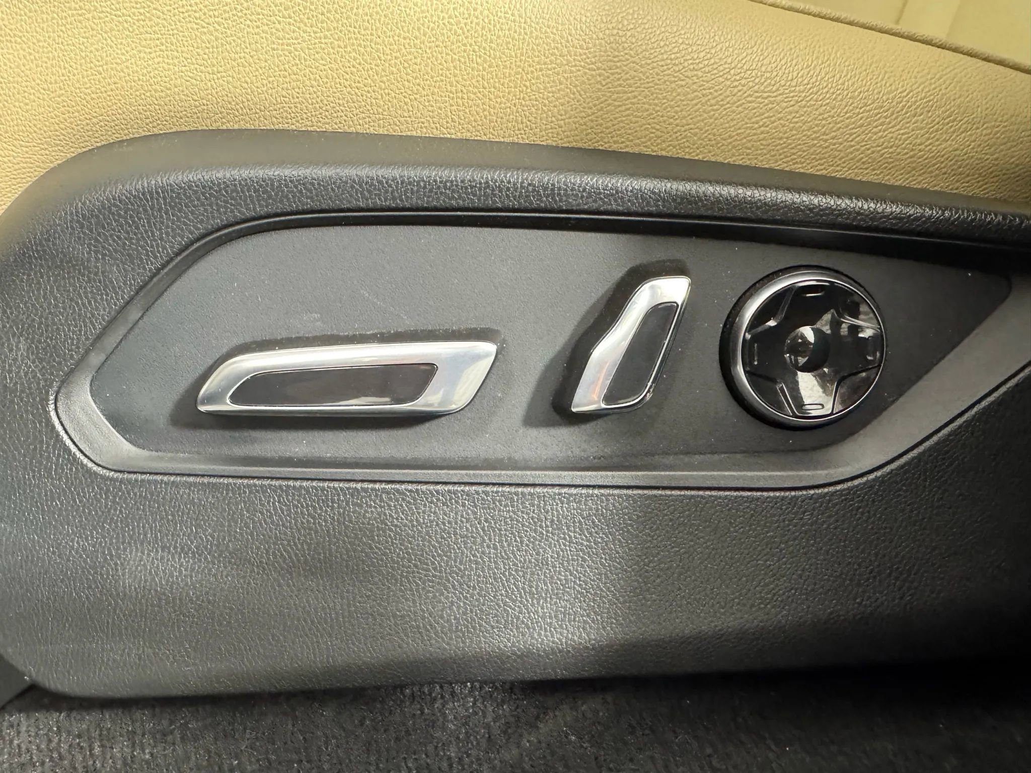 Used 2022 Acura MDX SH-AWD image 36