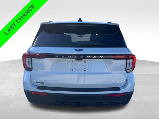 Used 2025 Ford Explorer Active image 5