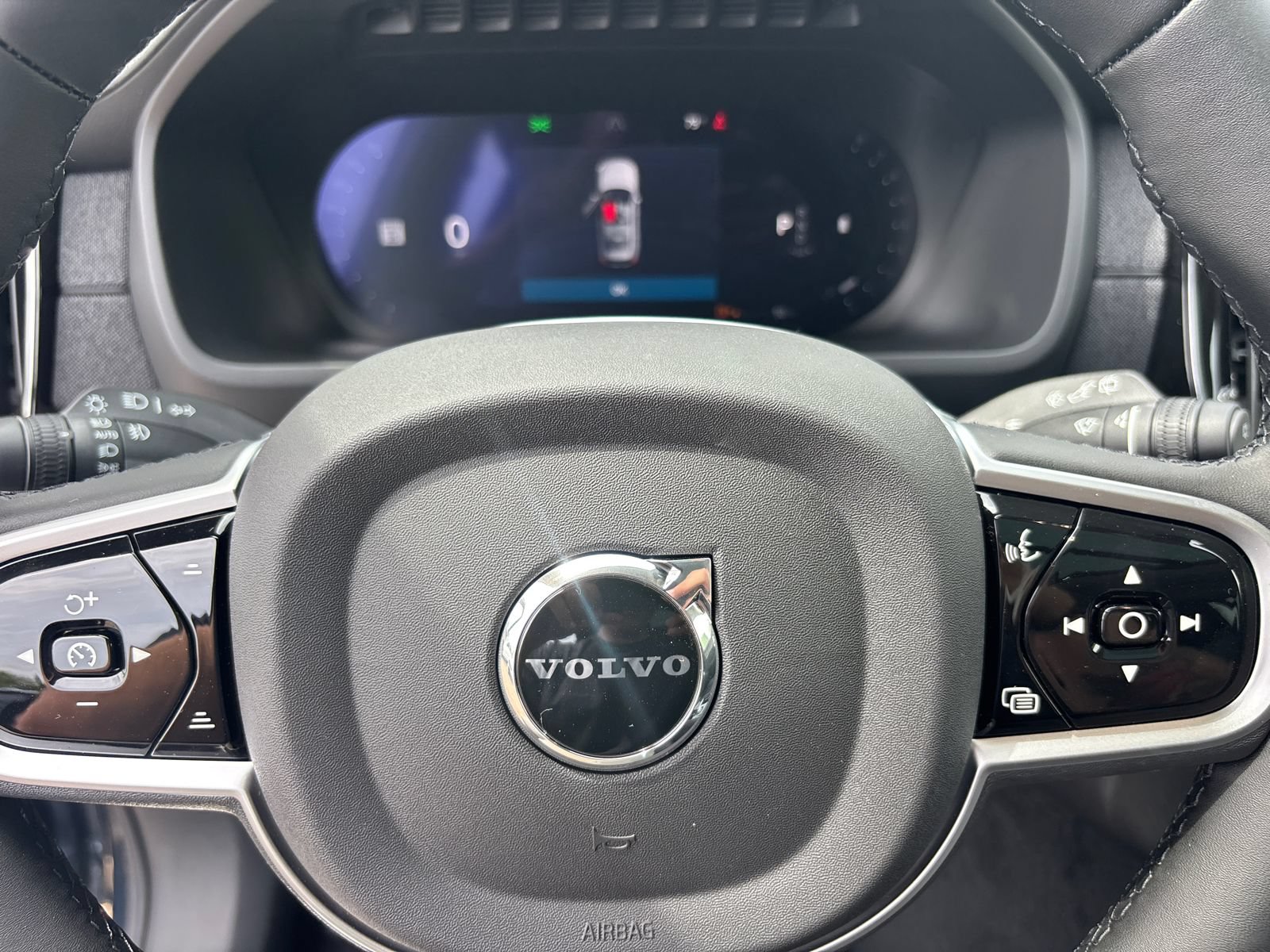 New 2026 Volvo XC90 B6 Ultra w/ Protection Package Premier AWD/4WD image 16