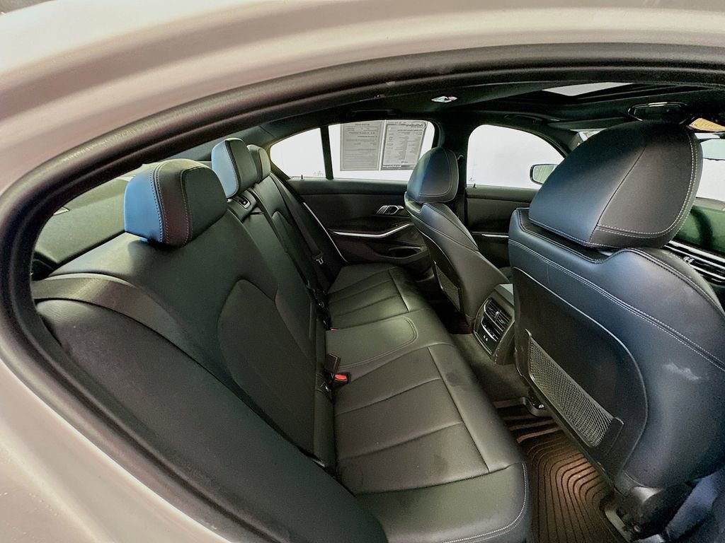 Used 2023 BMW 330i xDrive Sedan w/ Premium Package AWD/4WD image 28