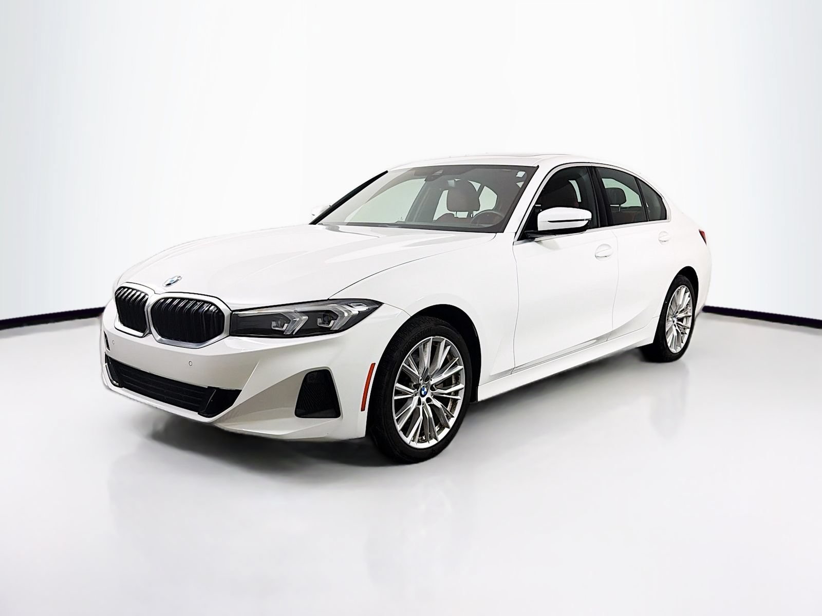 Used 2024 BMW 330i xDrive Sedan AWD/4WD image 3