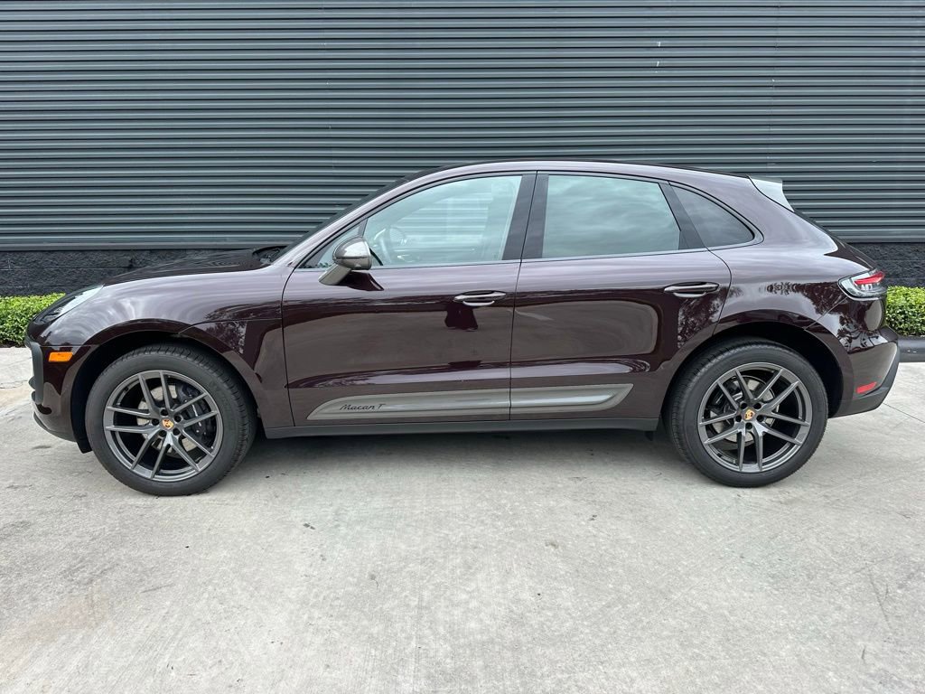 Certified 2025 Porsche Macan Turbo image 2