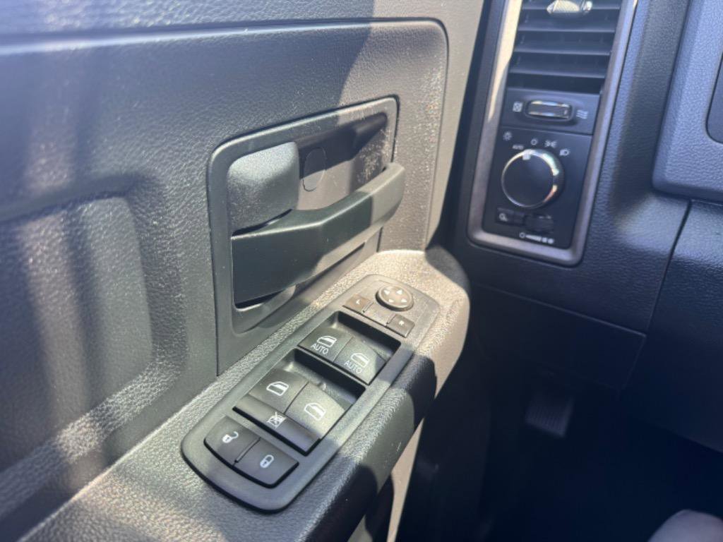 Used 2016 RAM 2500 Tradesman w/ Chrome Appearance Group image 29