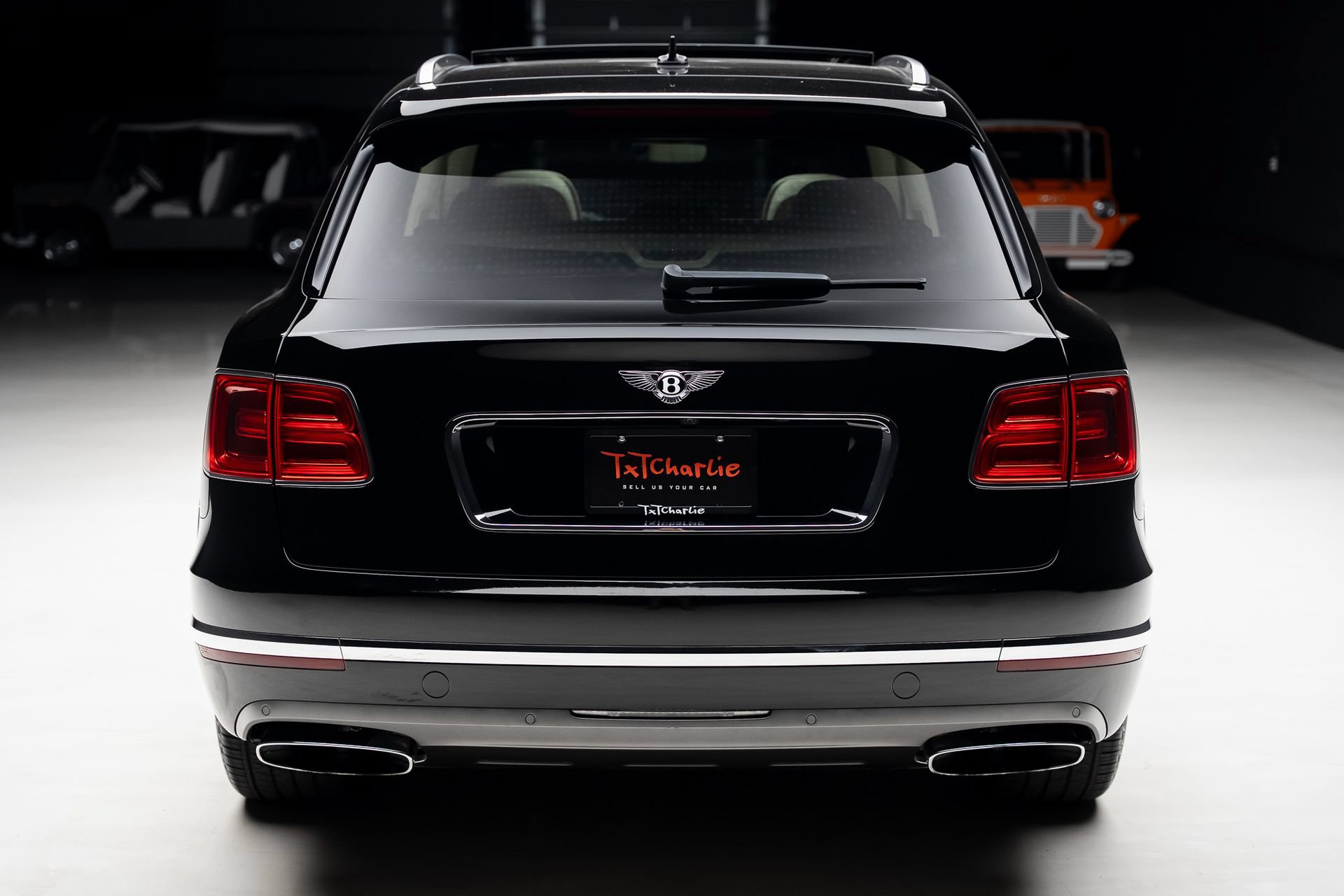 Used 2018 Bentley Bentayga AWD/4WD image 26
