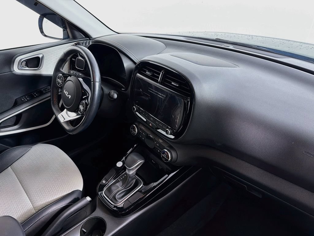 Used 2023 Kia Soul GT-Line FWD image 27