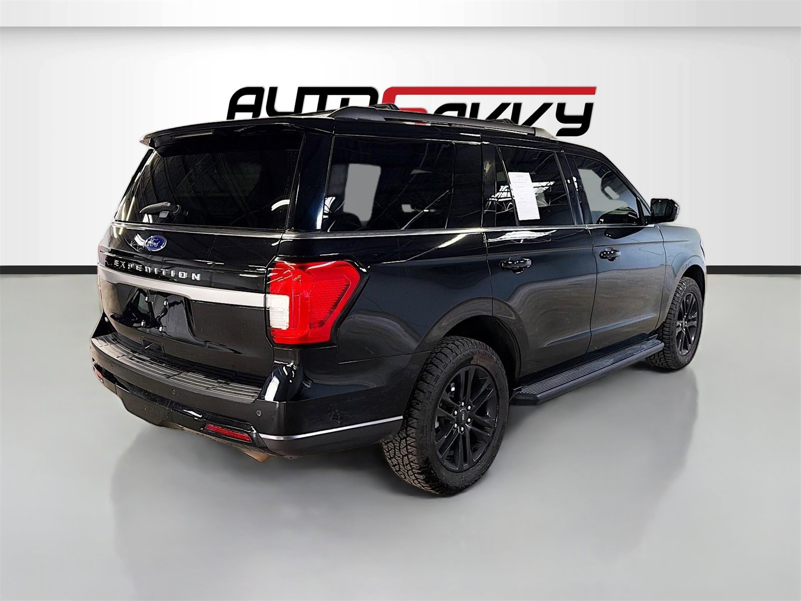 Used 2024 Ford Expedition XLT image 7