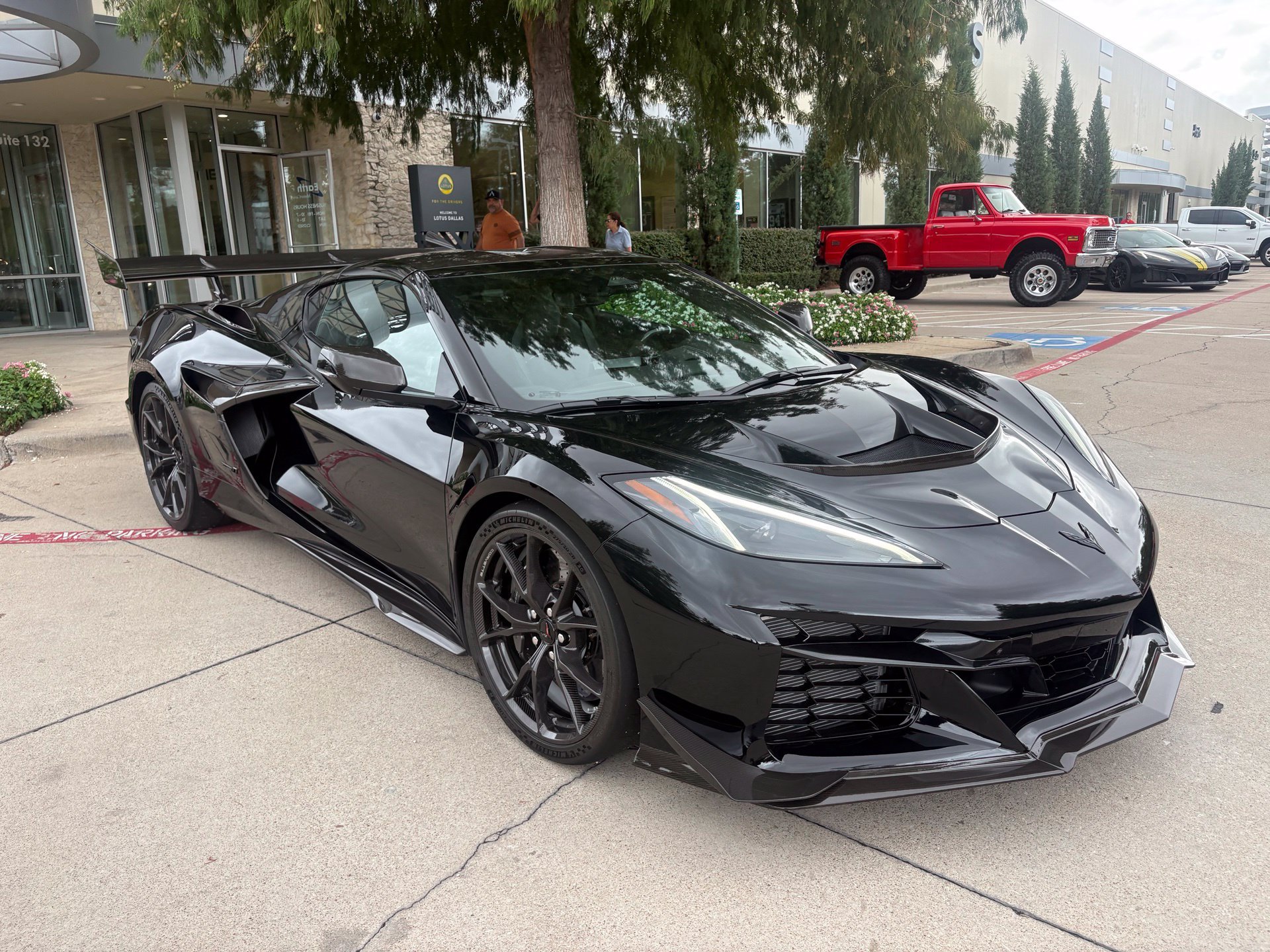 Used 2025 Chevrolet Corvette ZR1 w/ ZR1 Carbon Fiber Aero Package RWD image 3