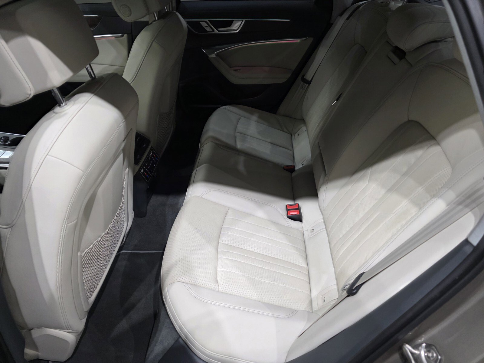 Used 2020 Audi A6 2.0T Premium Plus w/ Premium Plus Package AWD/4WD image 11