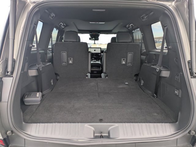 Used 2024 Lexus GX 550 image 11