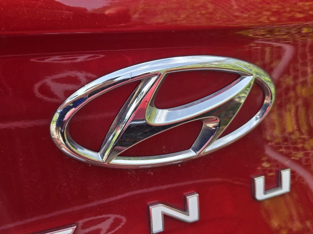 Used 2023 Hyundai Venue SEL FWD image 11