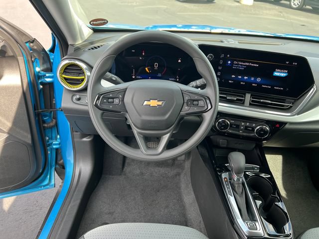 Certified 2025 Chevrolet Trax LT FWD image 13