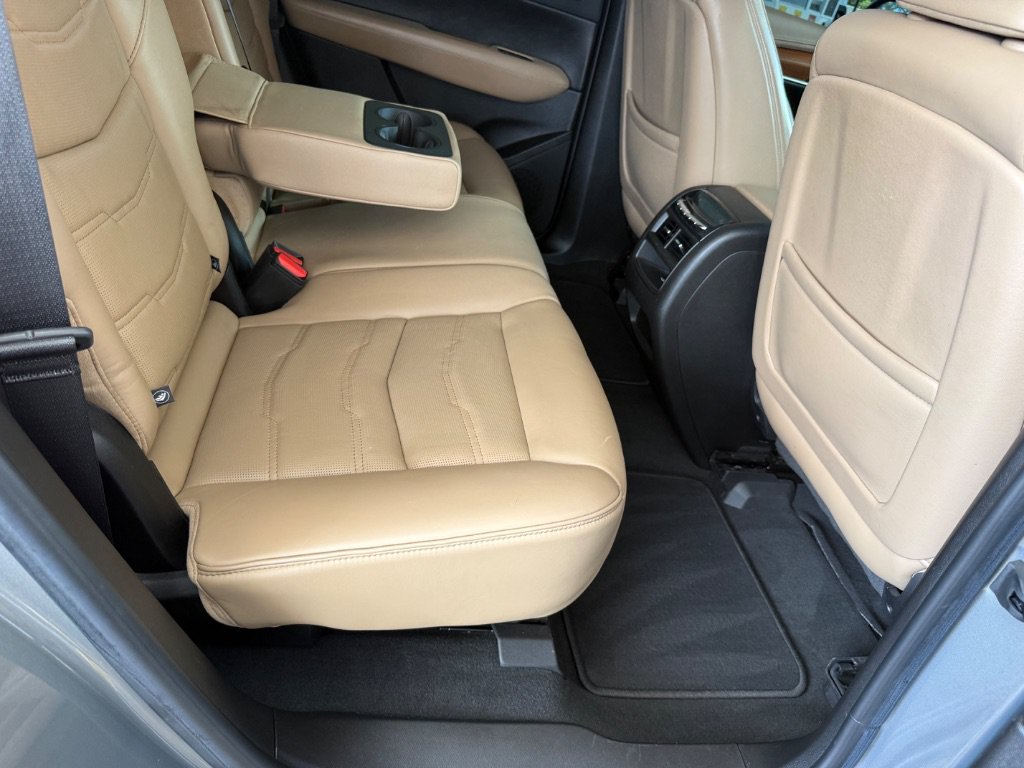 Used 2018 Cadillac XT5 Platinum w/ Driver Assist Package AWD/4WD image 29