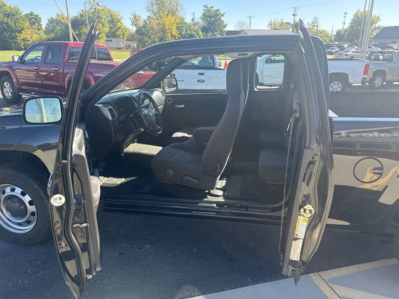 Used 2011 Chevrolet Colorado W/T image 17