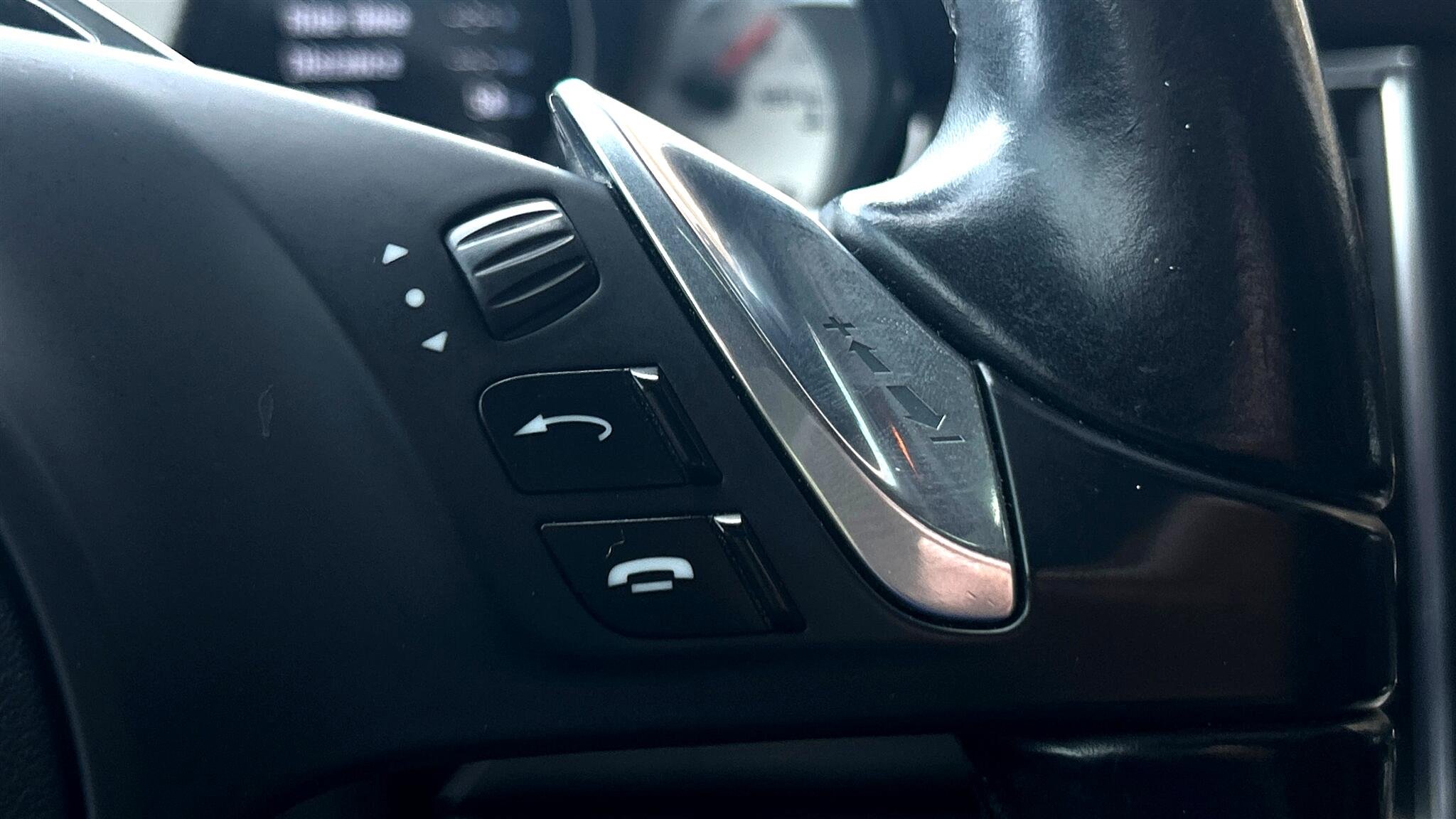 Used 2015 Porsche Panamera 4S image 36