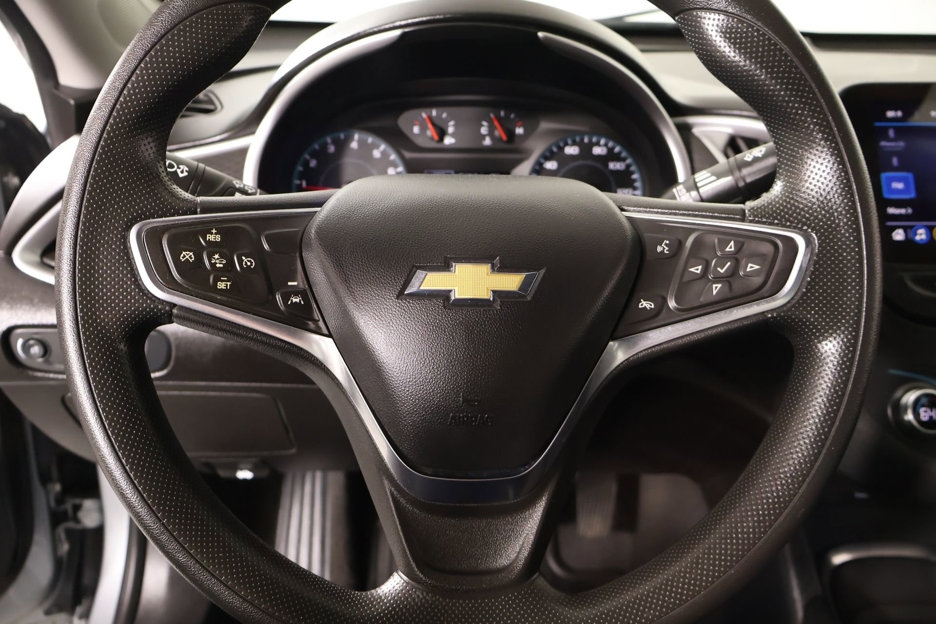 Used 2024 Chevrolet Malibu LT FWD image 3