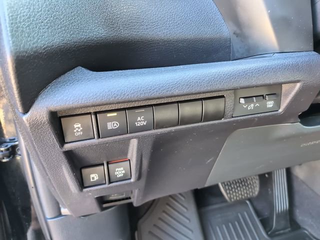 Used 2025 Toyota Sienna XLE Woodland Edition image 28