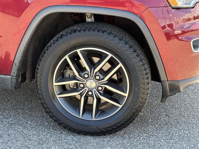 Used 2017 Jeep Grand Cherokee Limited AWD/4WD image 33